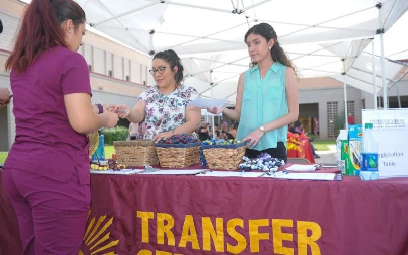 Transfer Services introduces new RaiseMe micro-scholarship program