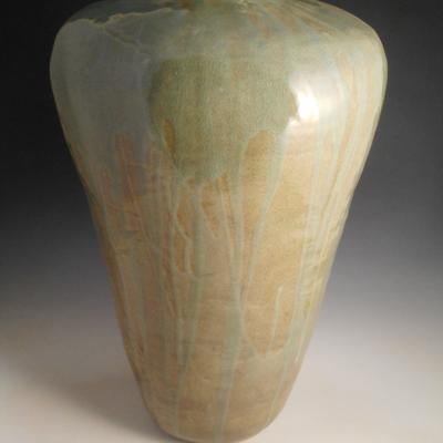 Photo of ceramic vase